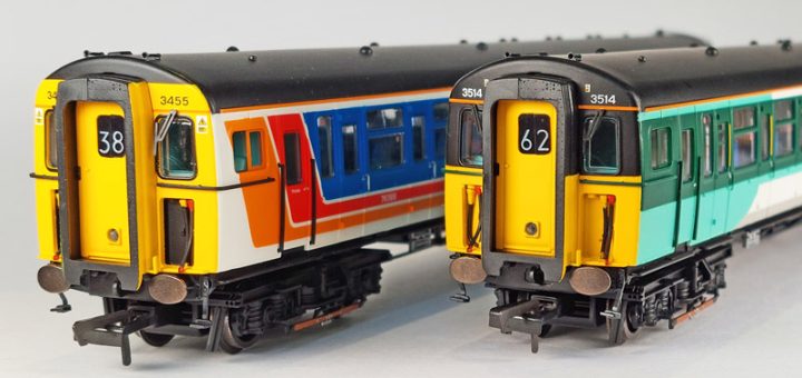Side by side three quarter view of the cab fronts of R30107 4Vep 3455 in South West Trains livery and R30106 4Vep 3514 in Southern livery.