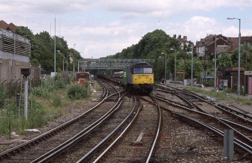 se225